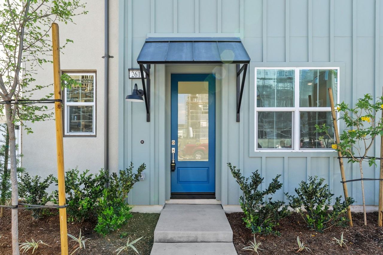 2618 E Lincoln Paseo - Photo 2 of 29