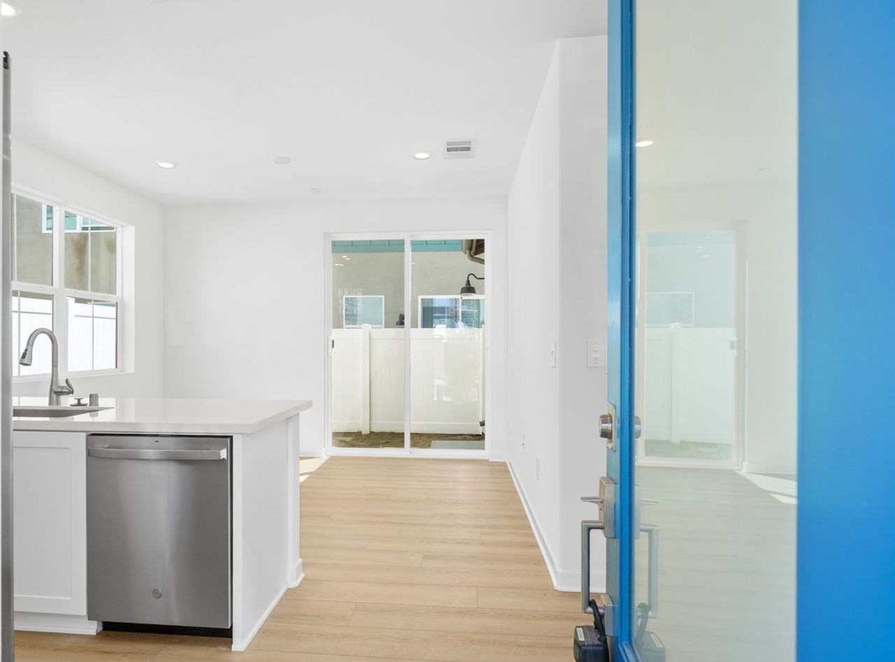 2618 E Lincoln Paseo - Photo 3 of 29