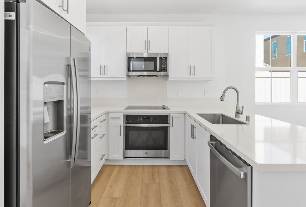 2618 E Lincoln Paseo - Photo 4 of 29