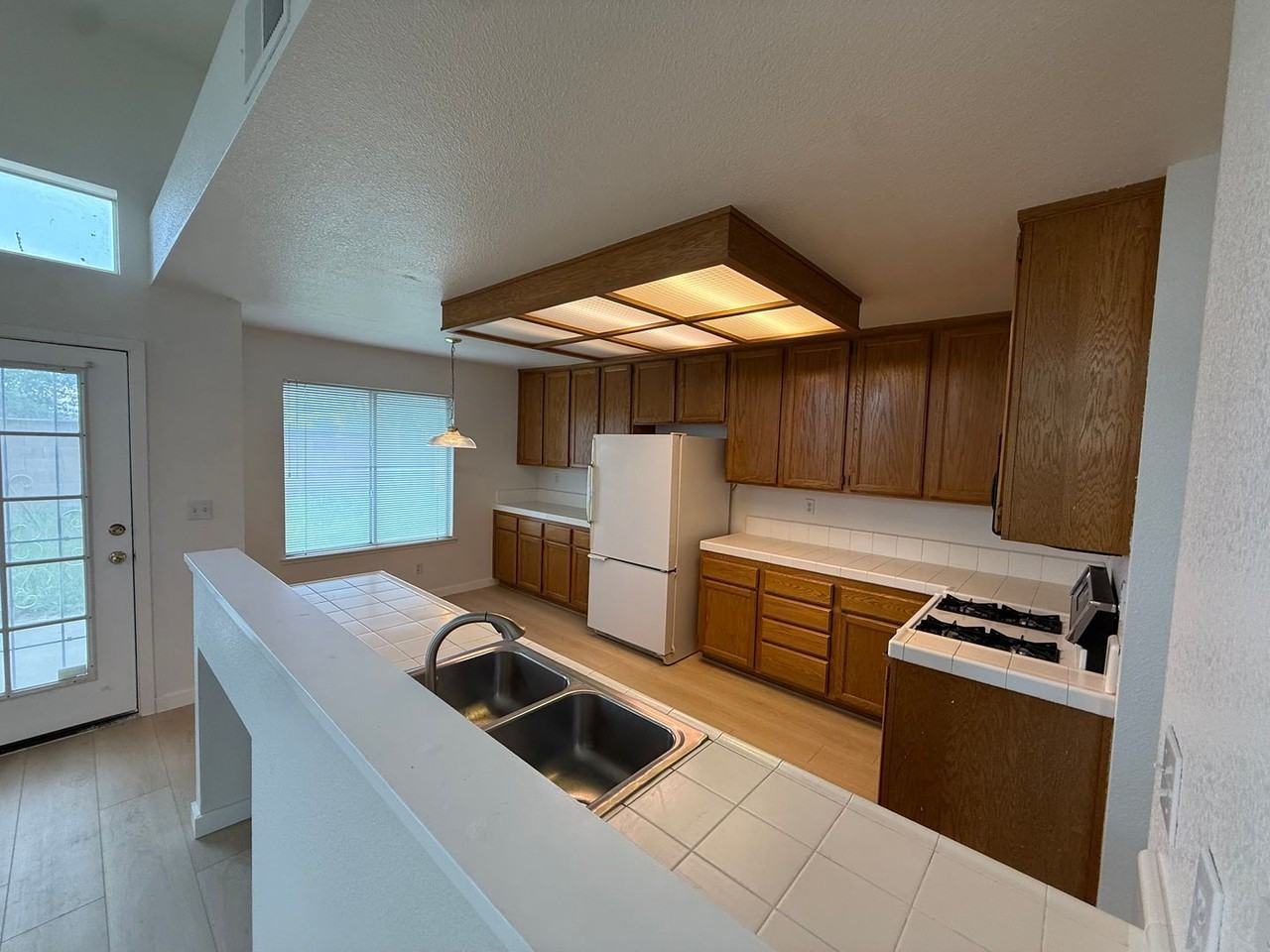 8163 Gualala Ct - Photo 4 of 13