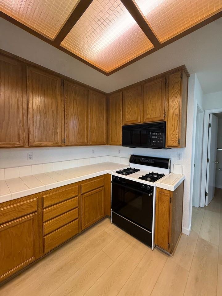 8163 Gualala Ct - Photo 5 of 13