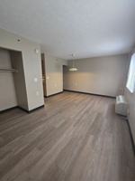 featured image of 819 Edgemont Ave