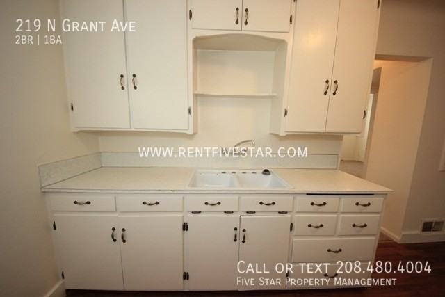 219 N Grant Ave - Photo 6 of 10