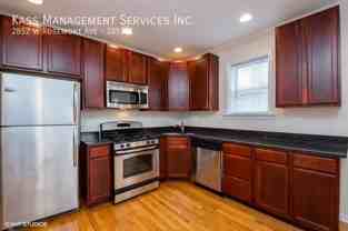 2852 W Rosemont Ave - Photo 1 of 1