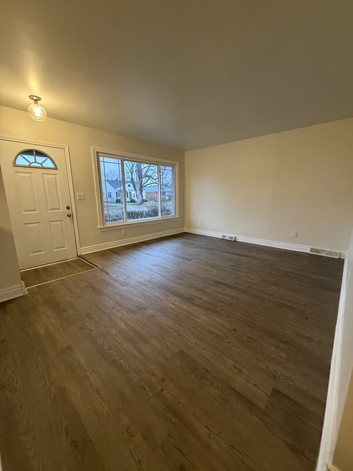 17422 Keppen Ave #NA - Photo 2 of 11
