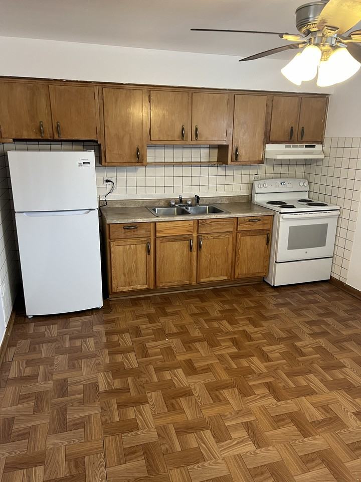 131 50th Ave #3rdFL - Photo 2 of 9