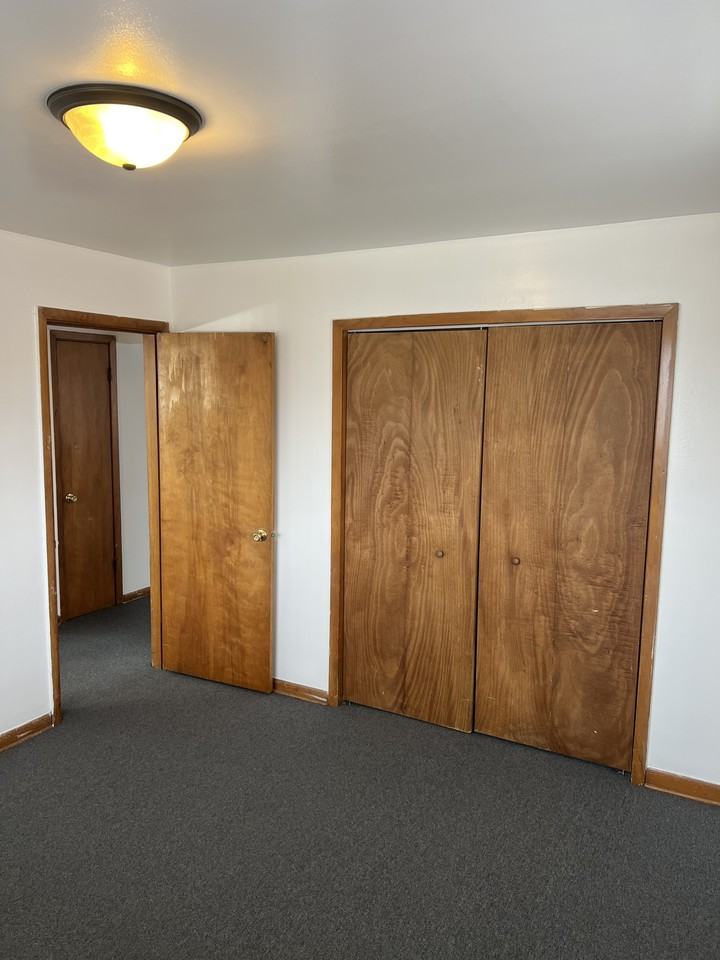 131 50th Ave #3rdFL - Photo 5 of 9