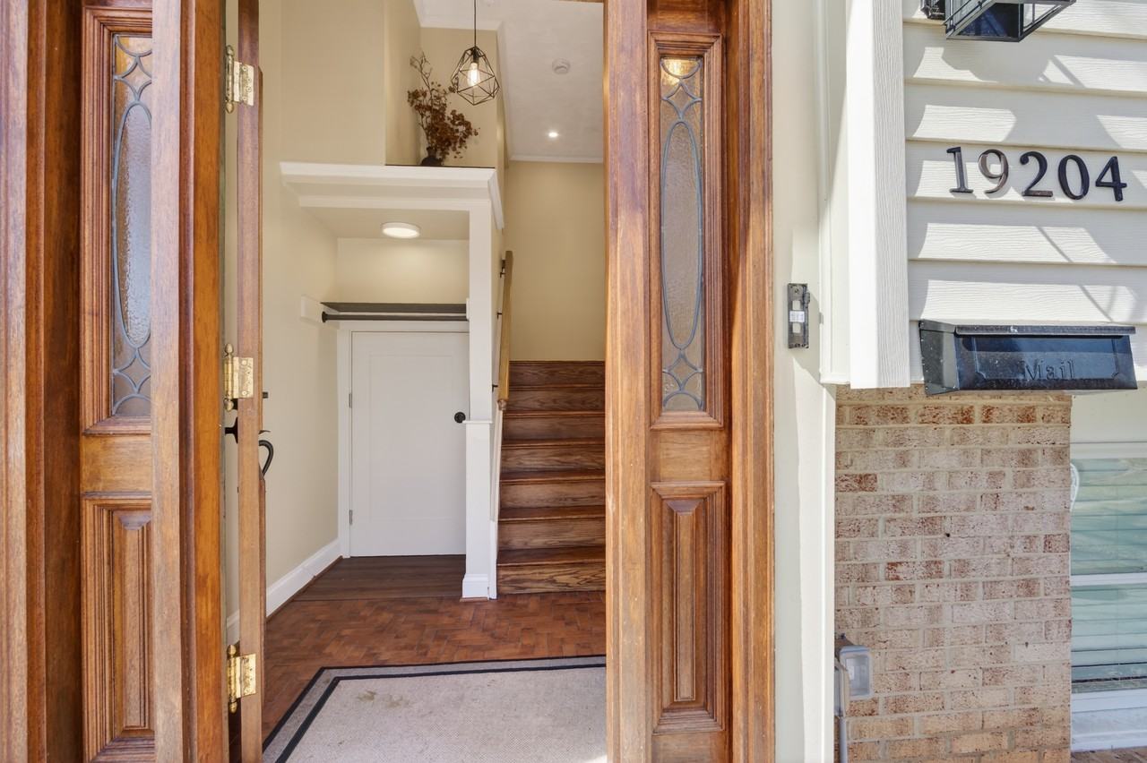 19204 Saint Johnsbury Ln #NA - Photo 2 of 26