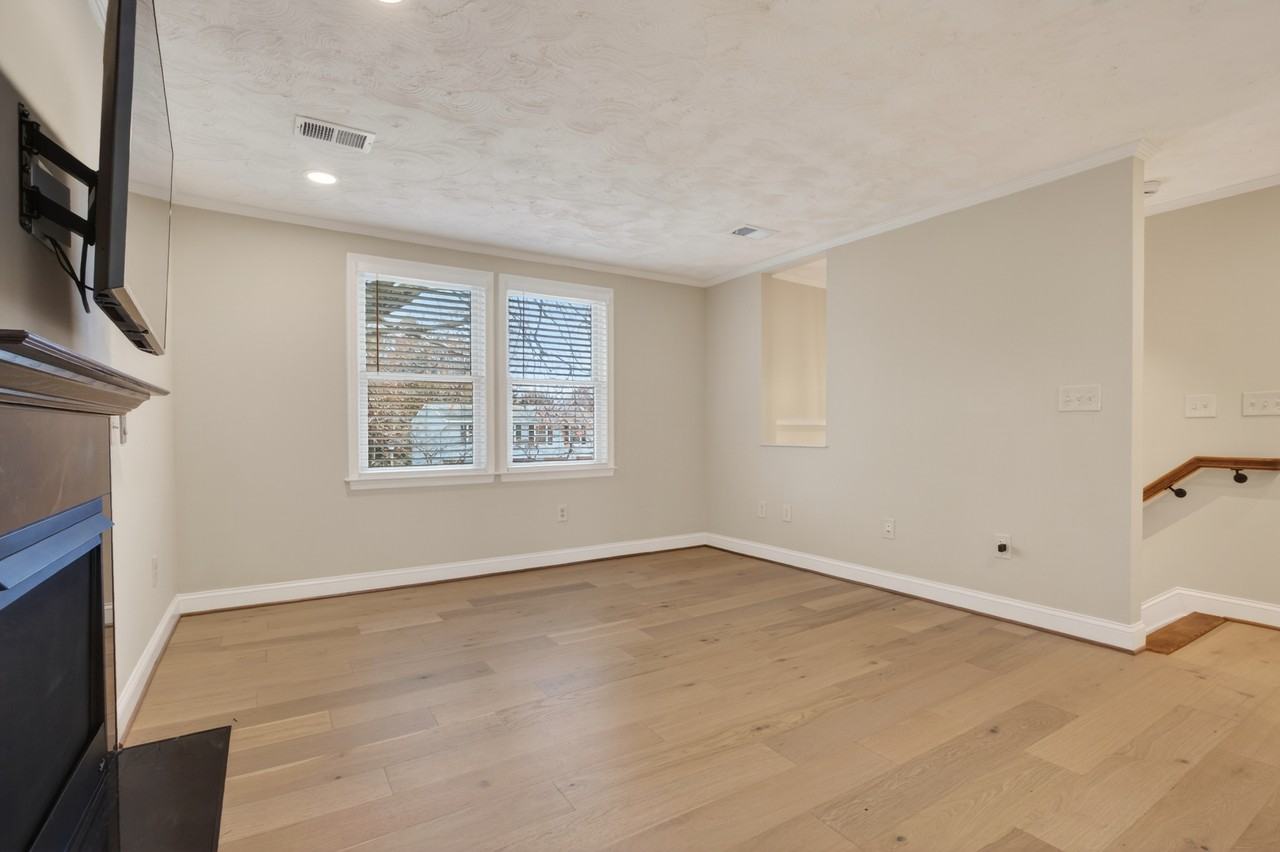 19204 Saint Johnsbury Ln #NA - Photo 6 of 26