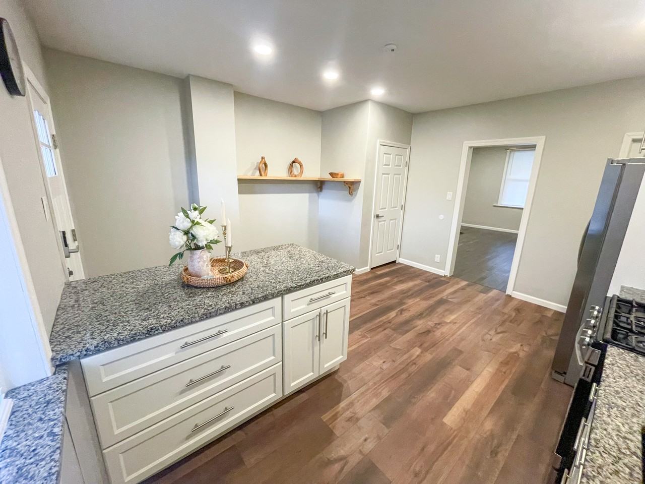 933 Woodward Ave #NA - Photo 2 of 19