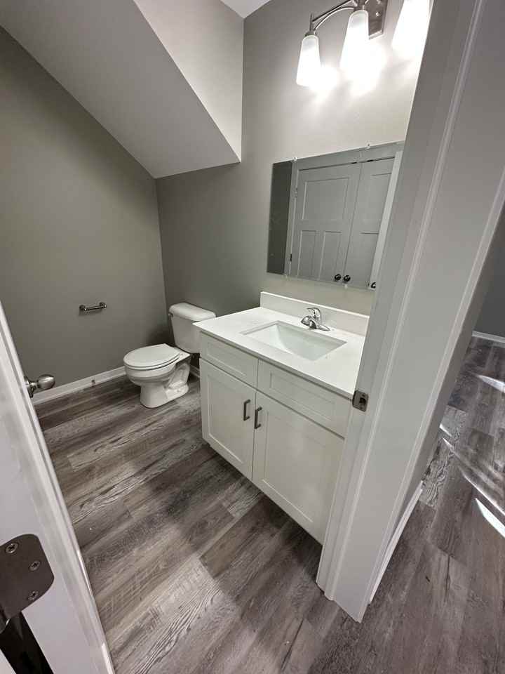 13 N Meridian St #B - Photo 4 of 10