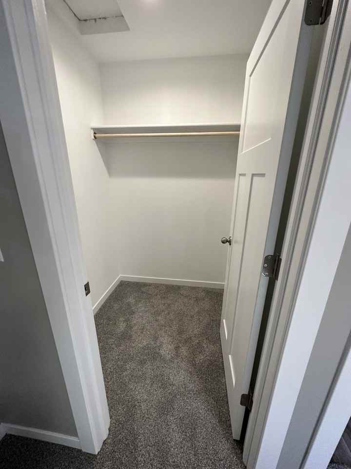 13 N Meridian St #B - Photo 7 of 10