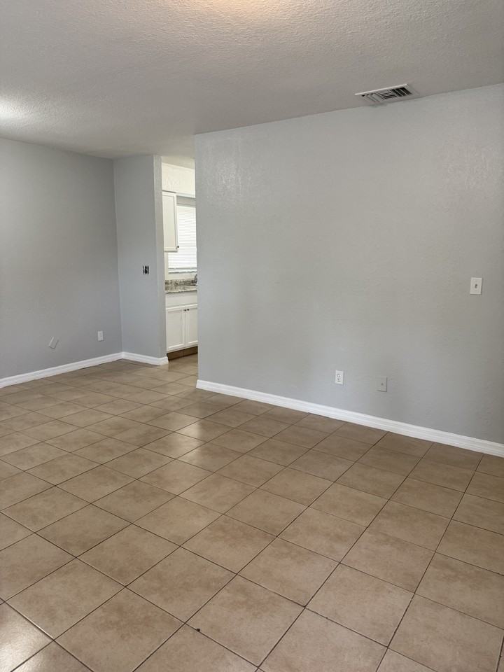 132 Pearlwood St #1 - Photo 2 of 13