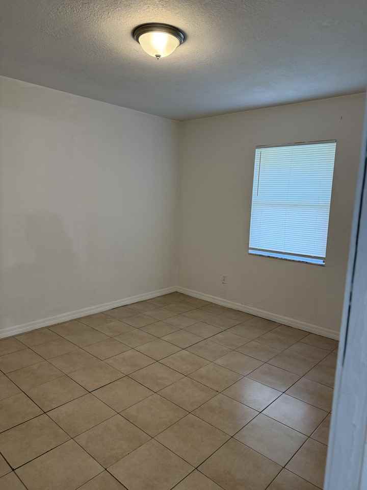 132 Pearlwood St #1 - Photo 3 of 13