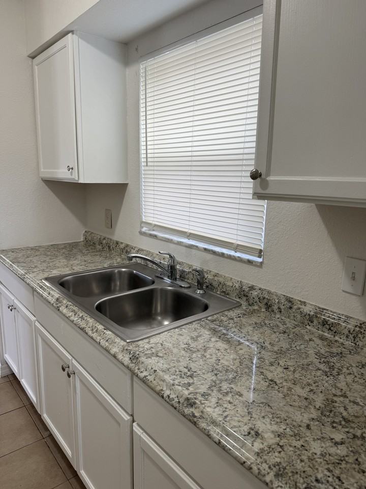 132 Pearlwood St #1 - Photo 6 of 13