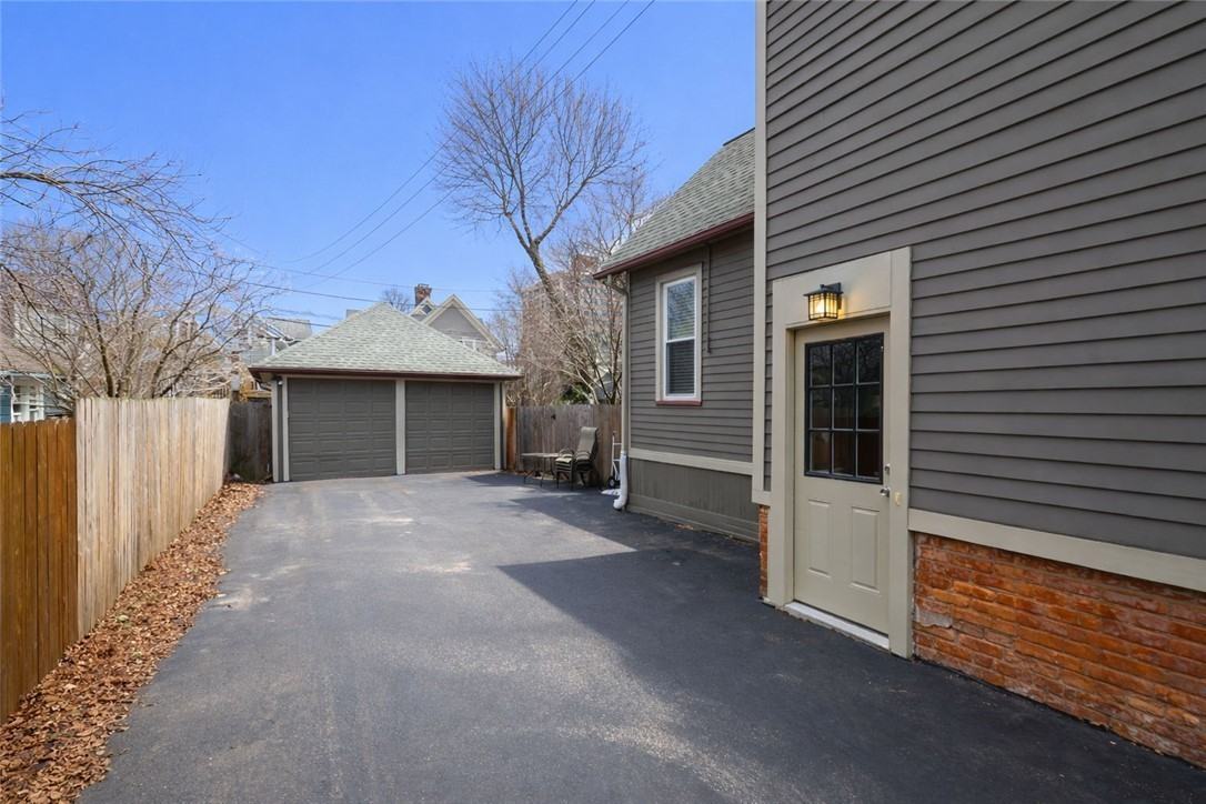 21 Rundel Park #2 - Photo 2 of 16