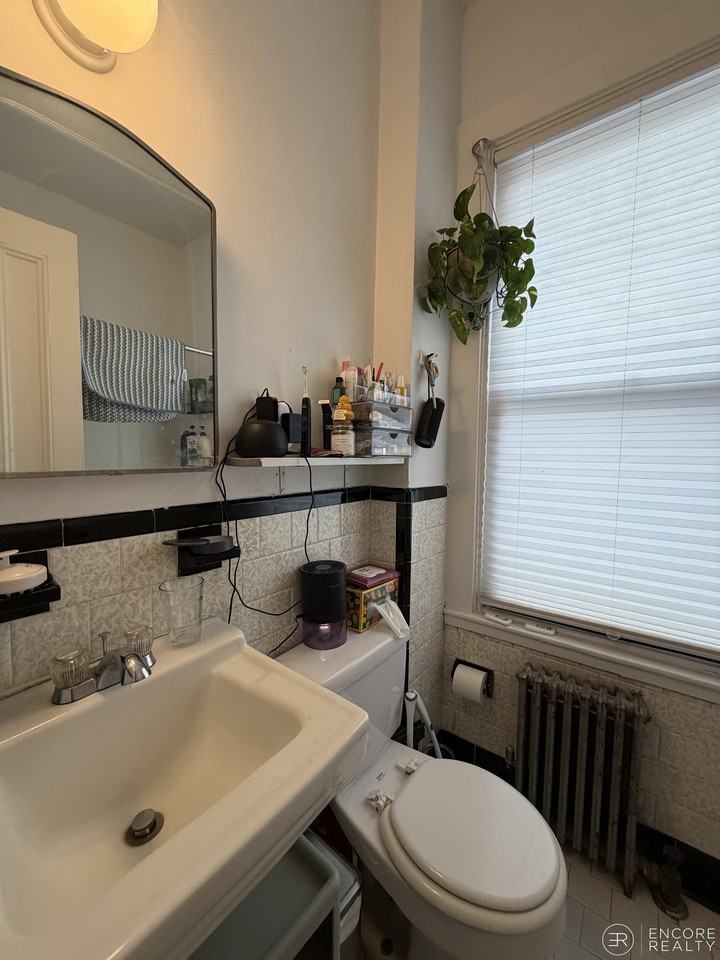 16 Davis Ave #4 - Photo 7 of 19