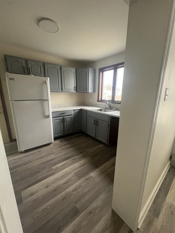 15 Pawling Ave #1 - Photo 3 of 12