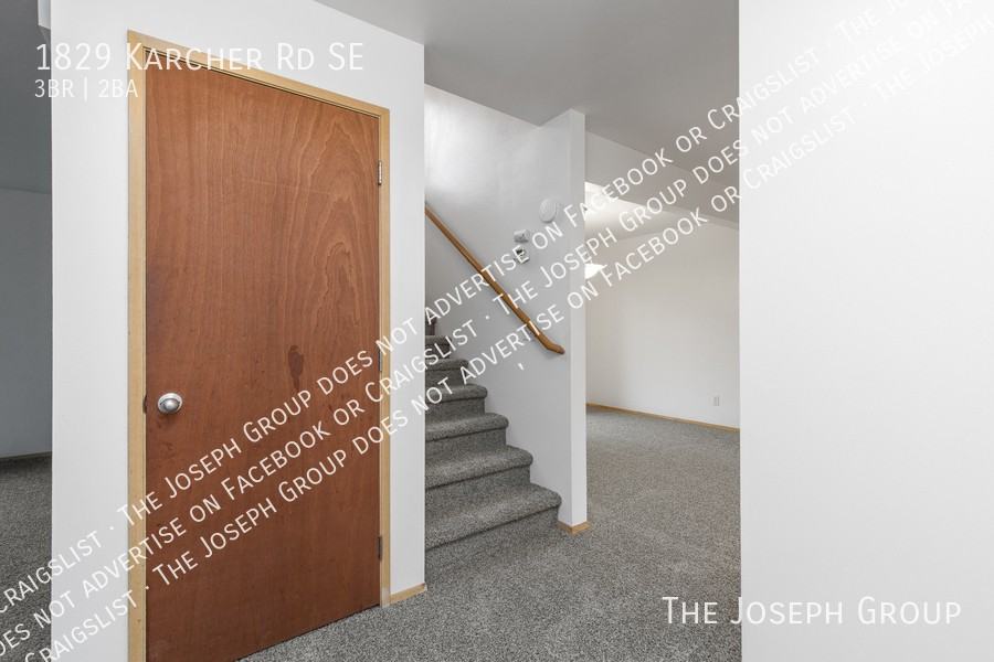 1829 Karcher Rd Se - Photo 5 of 36