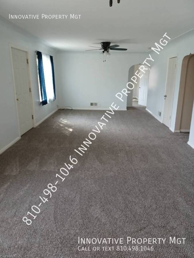 4354 S Elms Rd - Photo 4 of 44