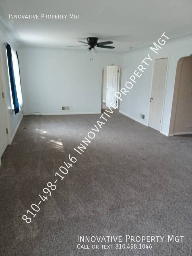 4354 S Elms Rd - Photo 5 of 44