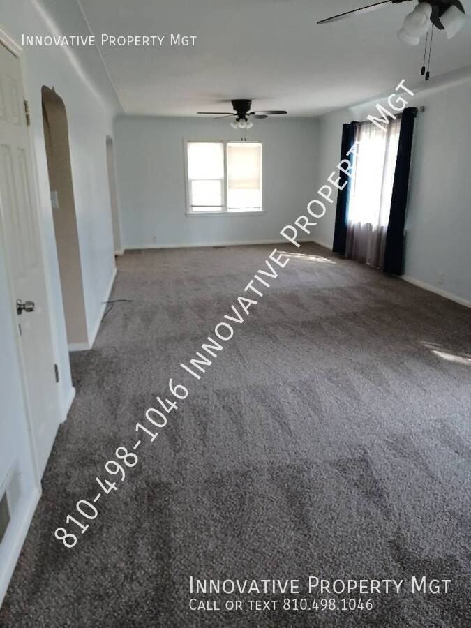 4354 S Elms Rd - Photo 7 of 44