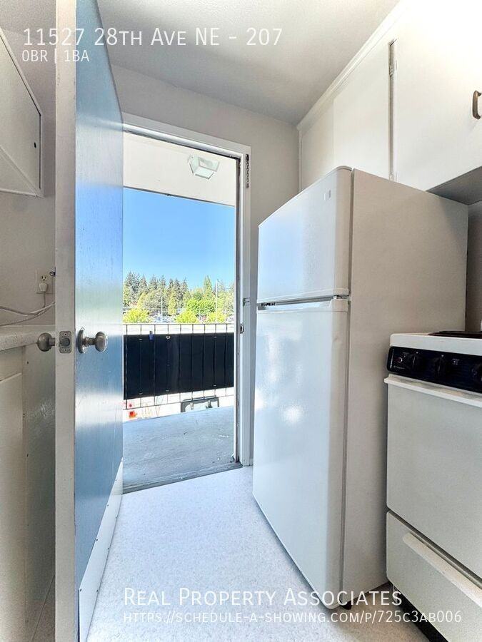 11527 28th Ave Ne #207 - Photo 7 of 11