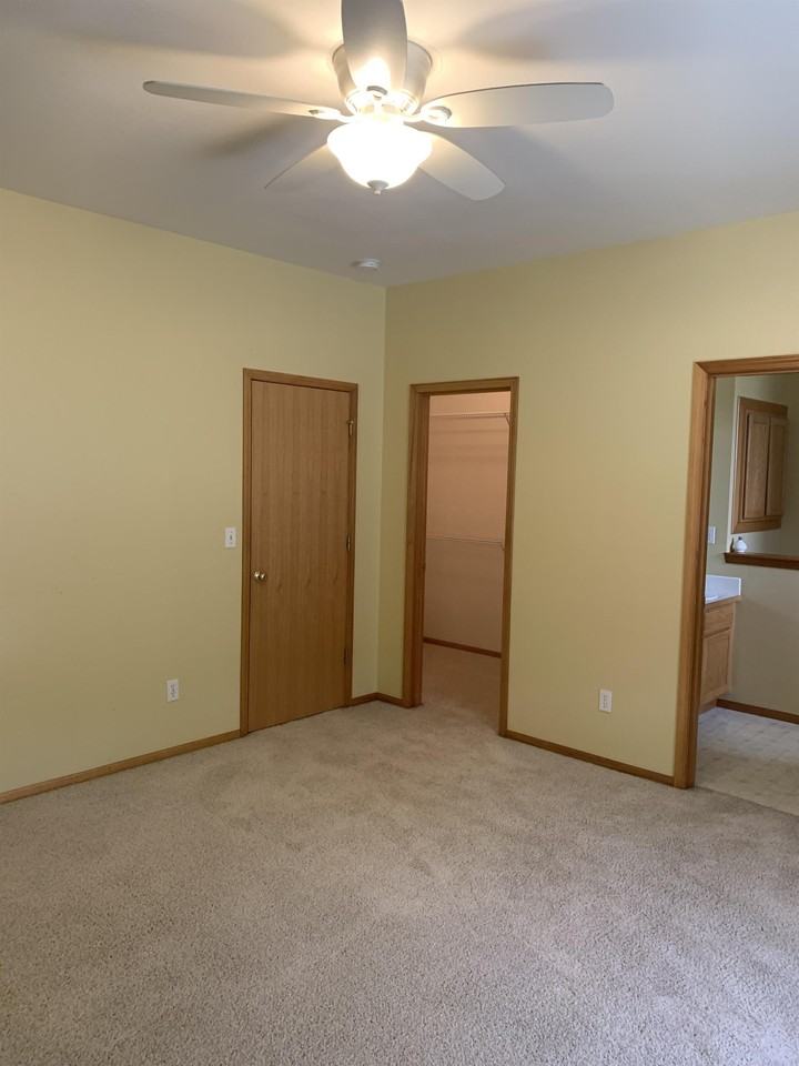 190 W Maberry Dr #A - Photo 7 of 35