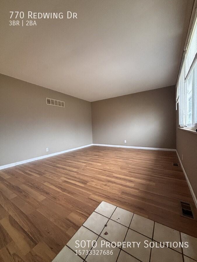 770 Redwing Dr - Photo 3 of 18