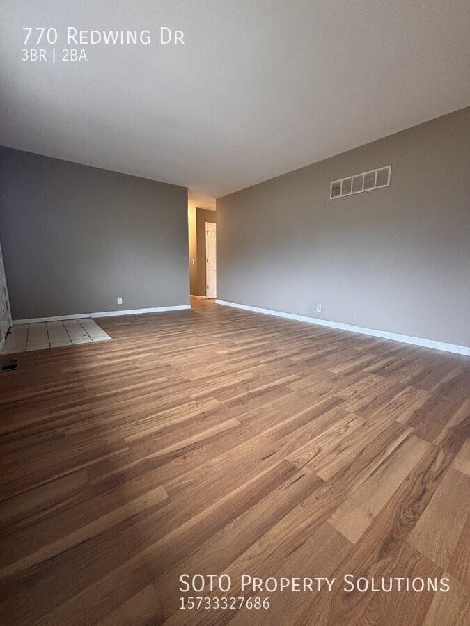 770 Redwing Dr - Photo 4 of 18