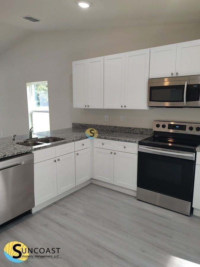 14965 Sw 48th Ave - Photo 5 of 15