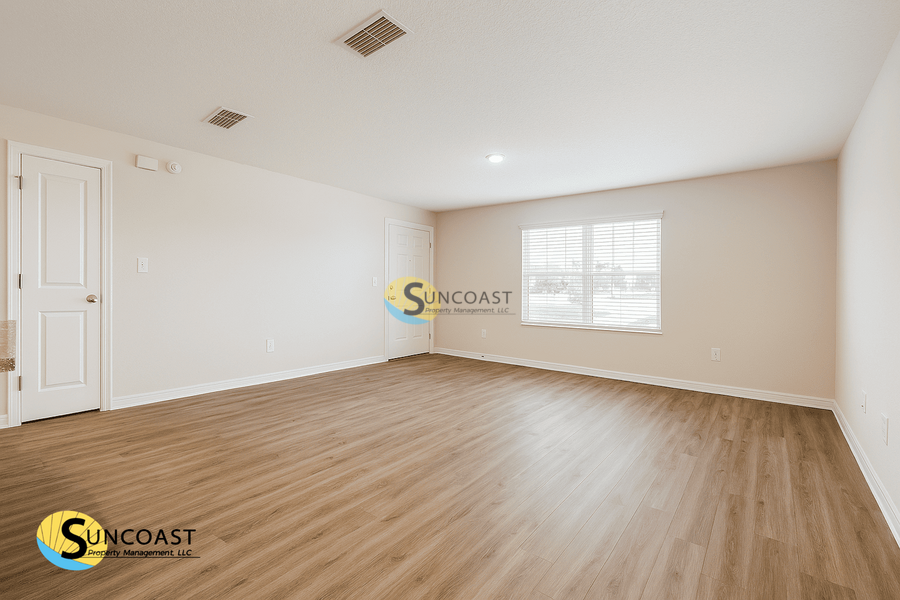 617 Century 21 Dr #4 - Photo 4 of 18