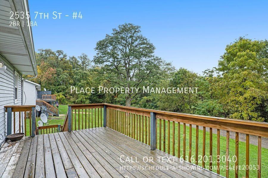 2535 7th St #4 - Photo 4 of 17