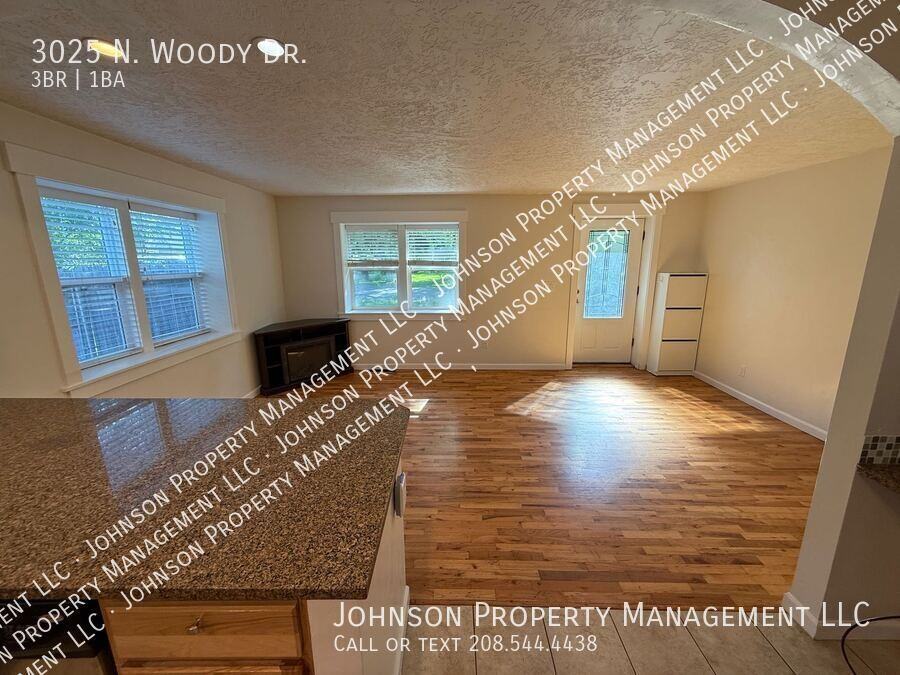 3025 N Woody Dr - Photo 7 of 16