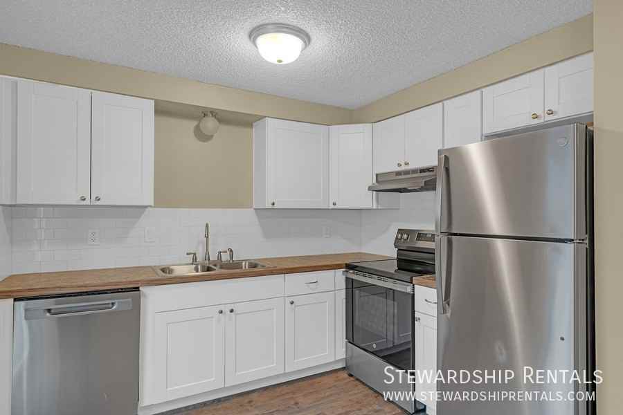 1170 Grant Aly #A - Photo 7 of 14
