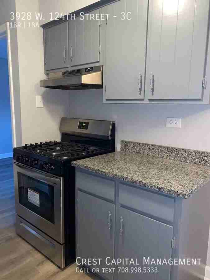 3934 W 124th St #3A - Photo 4 of 9