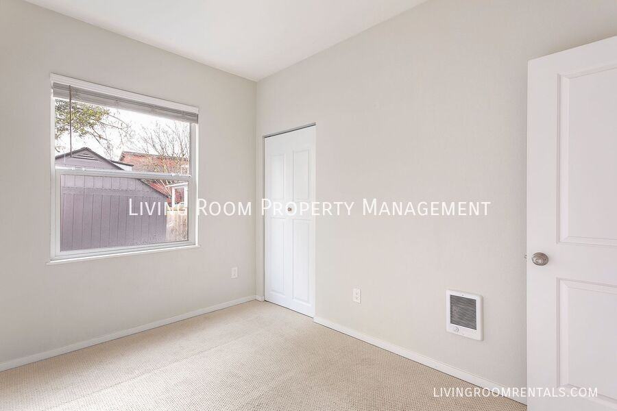 6225 Ne 14th Ave #B - Photo 7 of 12