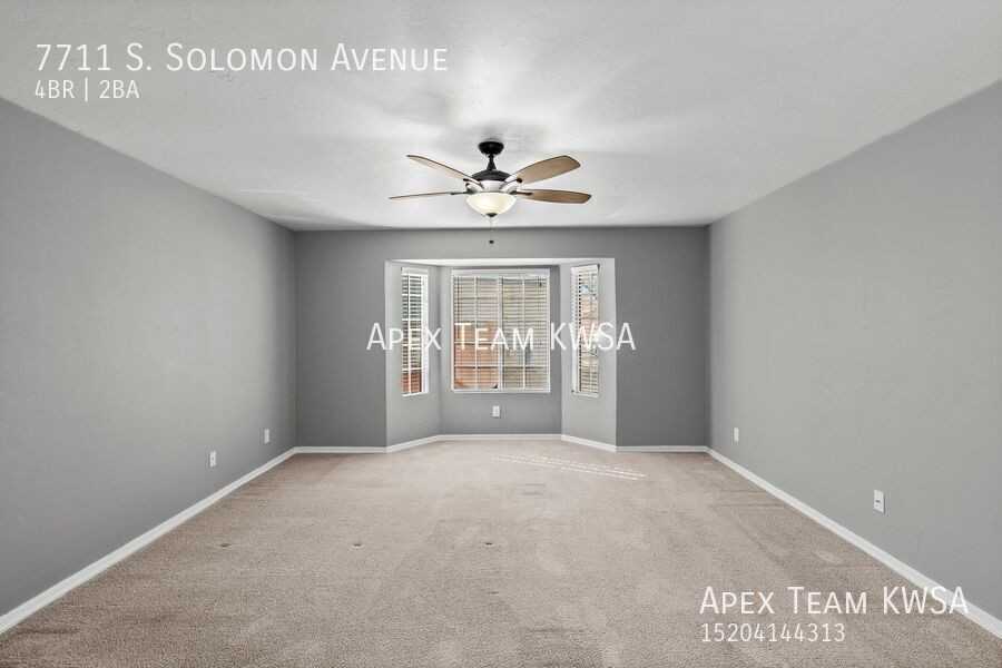 7711 S Solomon Ave - Photo 4 of 42