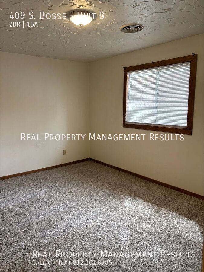 409 S Bosse Ave #B - Photo 6 of 12