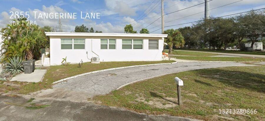 2855 Tangerine Ln - Photo 2 of 3