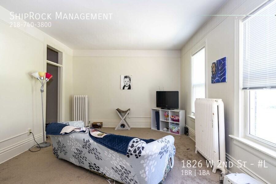 1826 W 2nd St #L - Photo 2 of 8