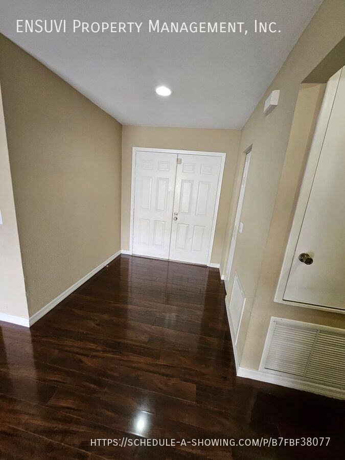 16009 Marshfield Dr - Photo 3 of 15