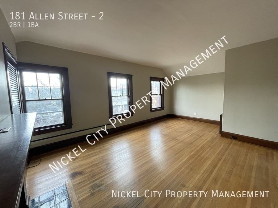 181 Allen St #2 - Photo 3 of 8