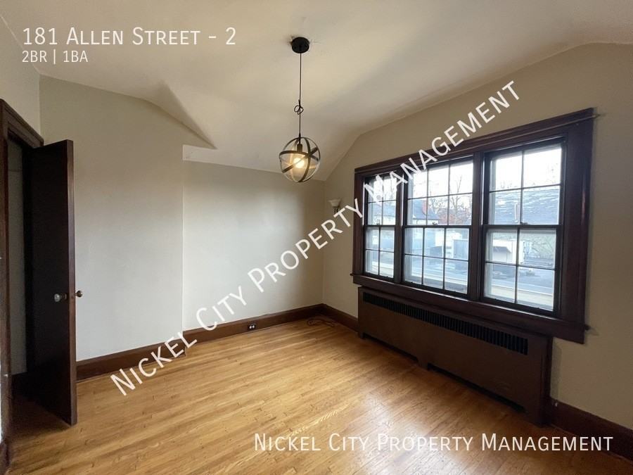 181 Allen St #2 - Photo 4 of 8