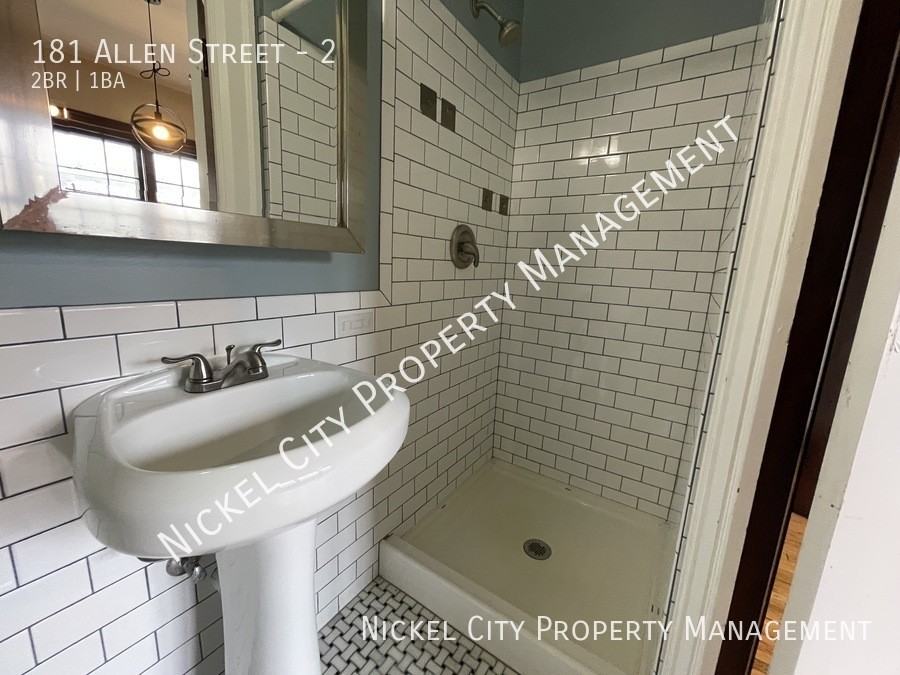 181 Allen St #2 - Photo 7 of 8