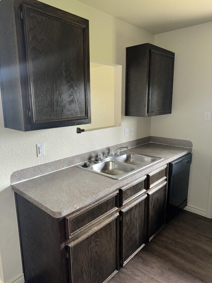 1535 Justin Loop #A - Photo 3 of 12