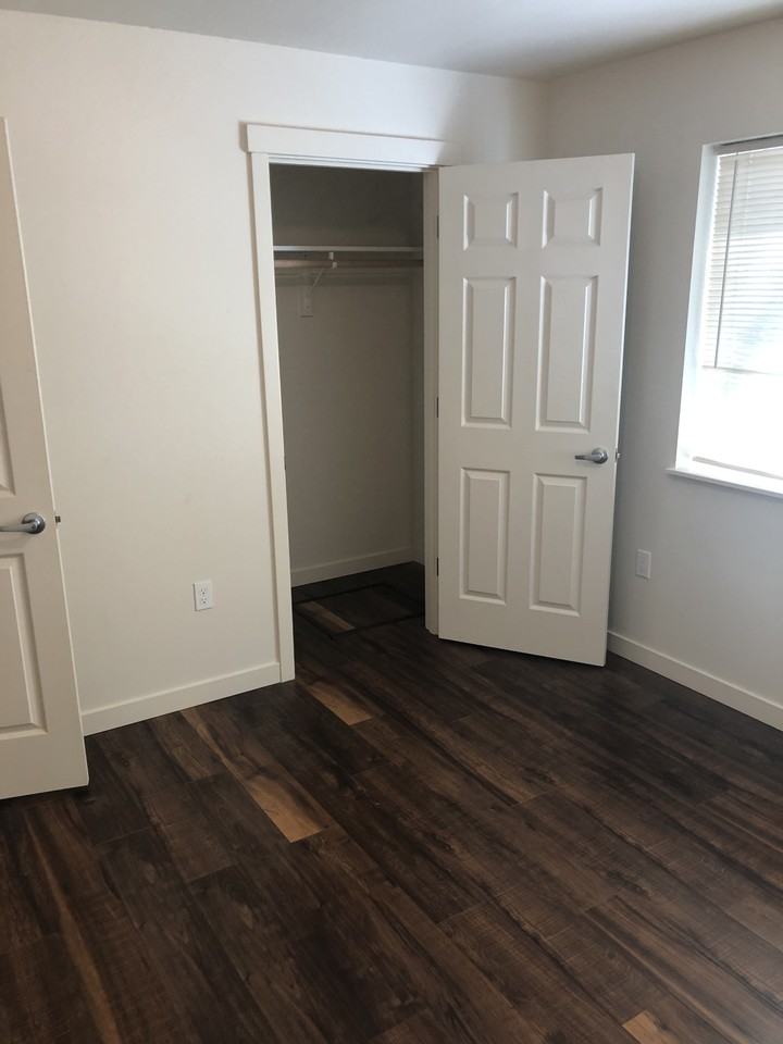 909 W 4th Ave #102 - Photo 2 of 15