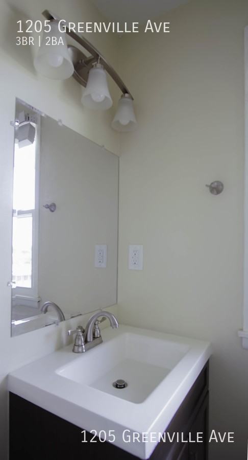 1205 Greenville Ave - Photo 6 of 21