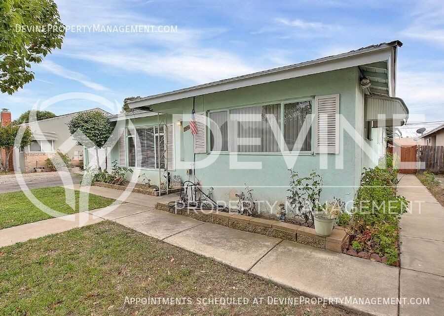 1005 W F St #1005 - Photo 3 of 24