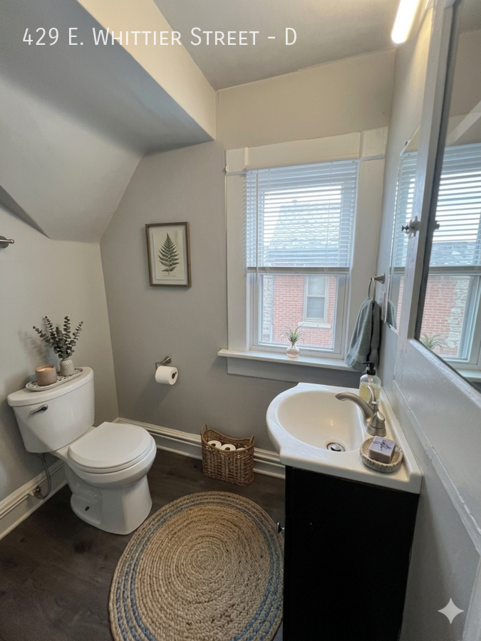 429 E Whittier St #D - Photo 7 of 19